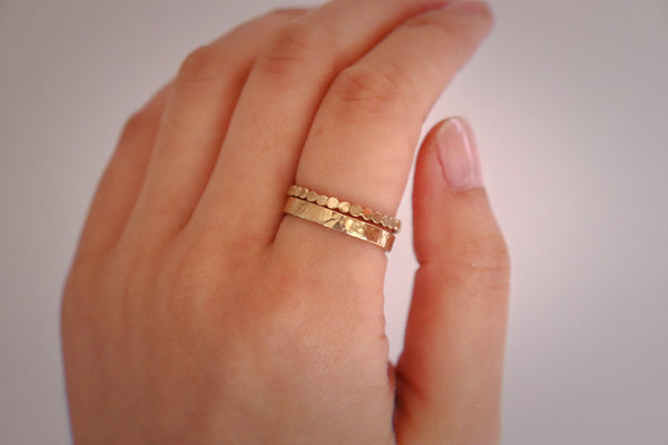 Hammered band ring