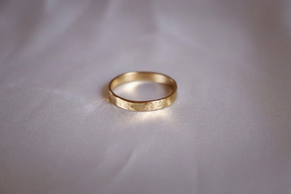 Hammered band ring