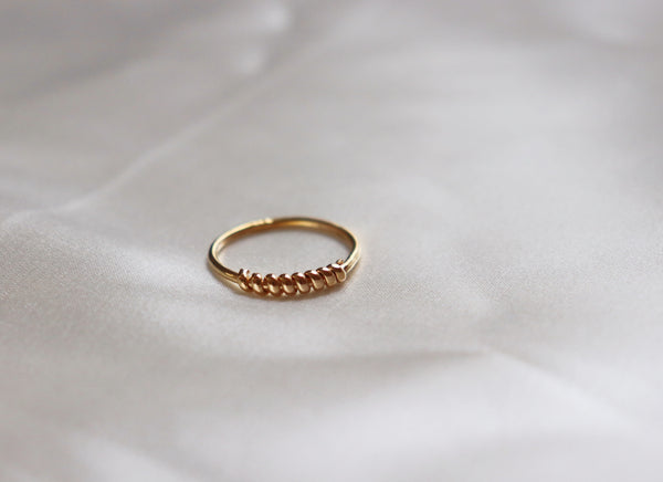 Croissant ring