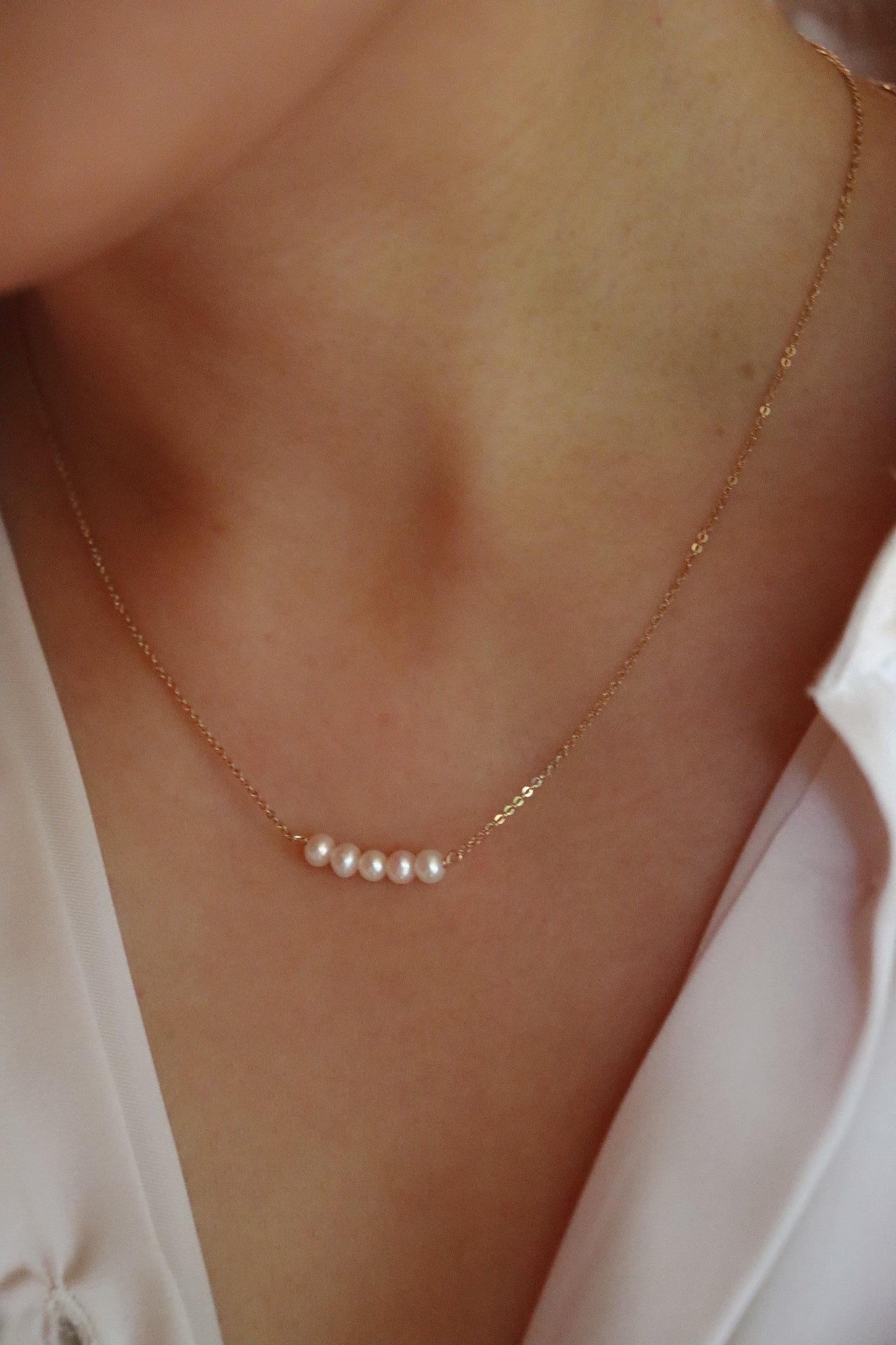 Pearl bar necklace