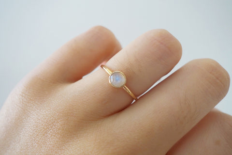 Clair Moonstone Ring